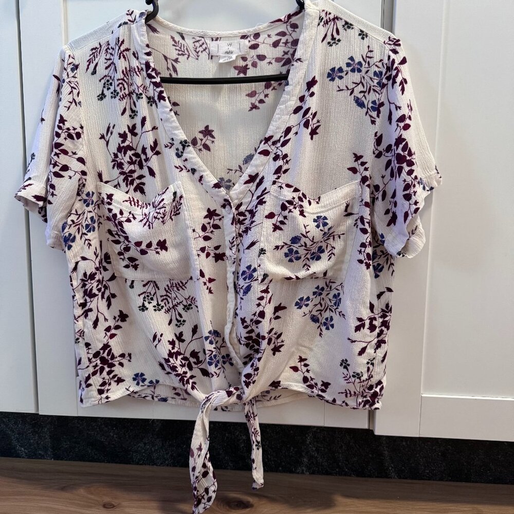 Ivy & Main Cropped Tie Top, S